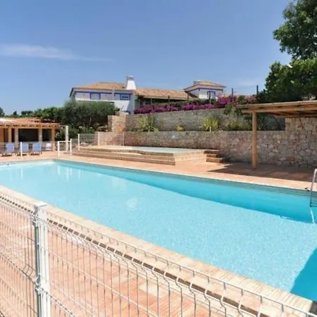 Villa Sleeps 8 Pool Air Con Wifi *